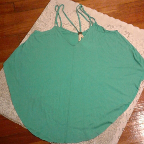 GtLt Tops - Triangle Ladies Top